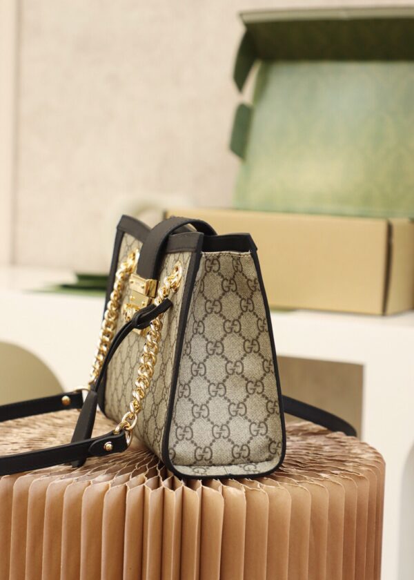 God Factory Gucci 𝐏𝐚𝐝𝐥𝐨𝐜𝐤 Black / Small 498156 Size 26*18*10𝐜𝐦