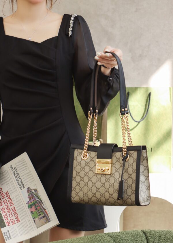 God Factory Gucci 𝐏𝐚𝐝𝐥𝐨𝐜𝐤 Black / Small 498156 Size 26*18*10𝐜𝐦