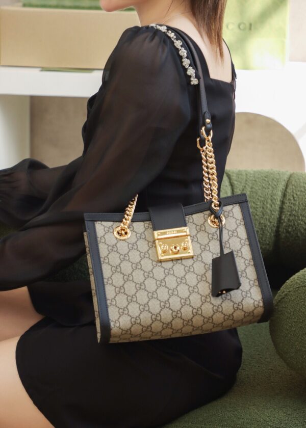 God Factory Gucci 𝐏𝐚𝐝𝐥𝐨𝐜𝐤 Black / Small 498156 Size 26*18*10𝐜𝐦
