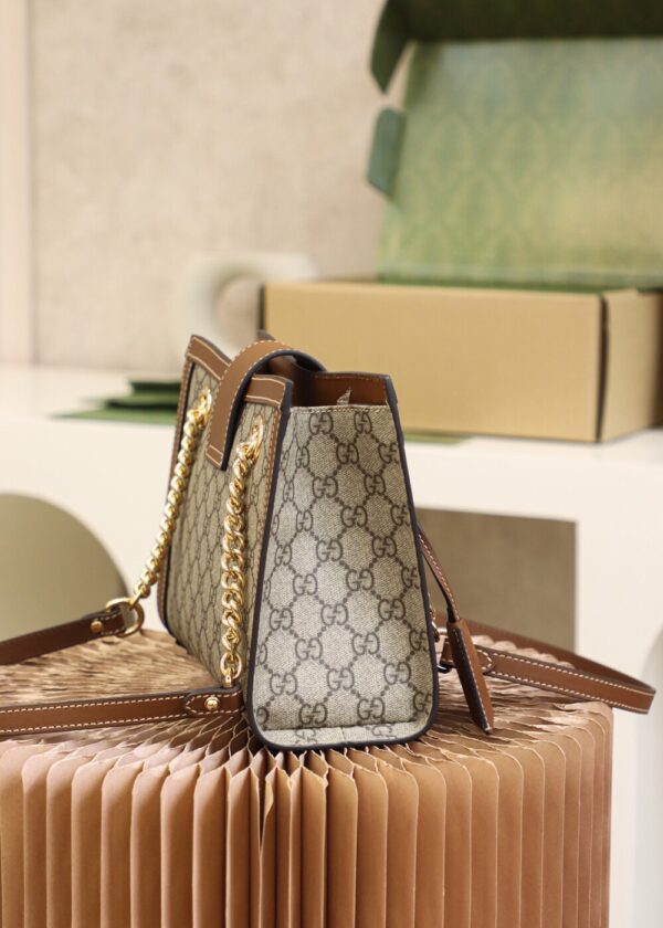 God Factory Gucci 𝐏𝐚𝐝𝐥𝐨𝐜𝐤 Brown / Small 498156 Size 26*18*10𝐜𝐦