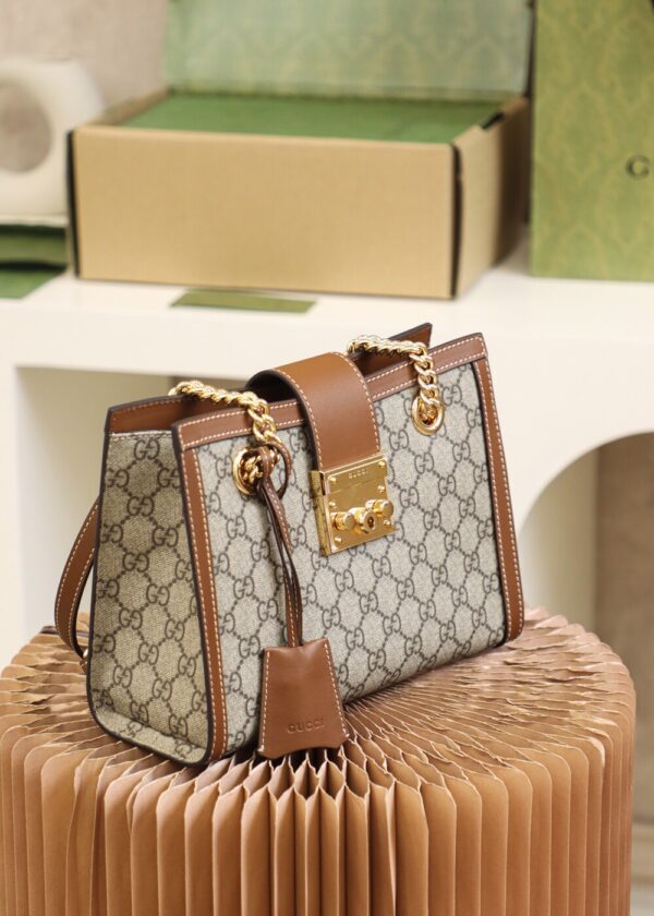 God Factory Gucci 𝐏𝐚𝐝𝐥𝐨𝐜𝐤 Brown / Small 498156 Size 26*18*10𝐜𝐦