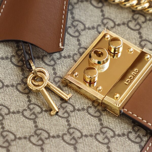 God Factory Gucci 𝐏𝐚𝐝𝐥𝐨𝐜𝐤 Brown / Small 498156 Size 26*18*10𝐜𝐦