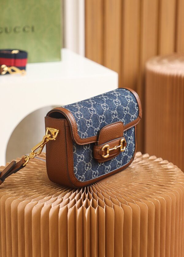 𝐇𝐨𝐫𝐬𝐞𝐛𝐢𝐭 𝟭𝟵𝟱𝟱 𝐌𝐢𝐧𝐢 658574 Size 20.6*14.4*5.1cm