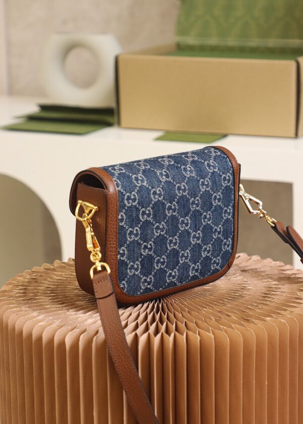𝐇𝐨𝐫𝐬𝐞𝐛𝐢𝐭 𝟭𝟵𝟱𝟱 𝐌𝐢𝐧𝐢 658574 Size 20.6*14.4*5.1cm
