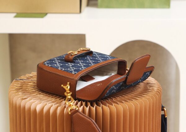 𝐇𝐨𝐫𝐬𝐞𝐛𝐢𝐭 𝟭𝟵𝟱𝟱 𝐌𝐢𝐧𝐢 658574 Size 20.6*14.4*5.1cm