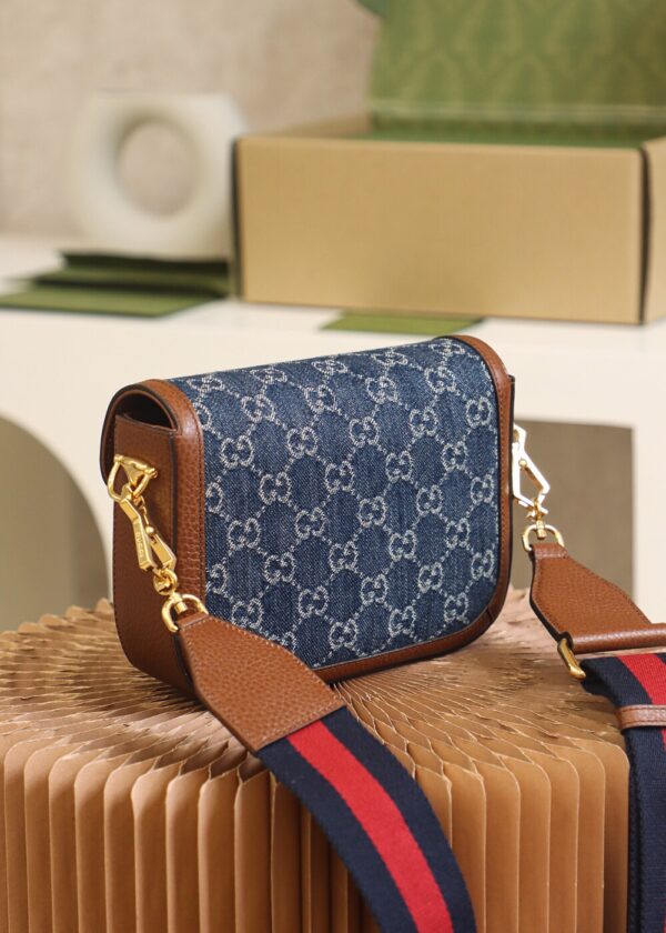 𝐇𝐨𝐫𝐬𝐞𝐛𝐢𝐭 𝟭𝟵𝟱𝟱 𝐌𝐢𝐧𝐢 658574 Size 20.6*14.4*5.1cm
