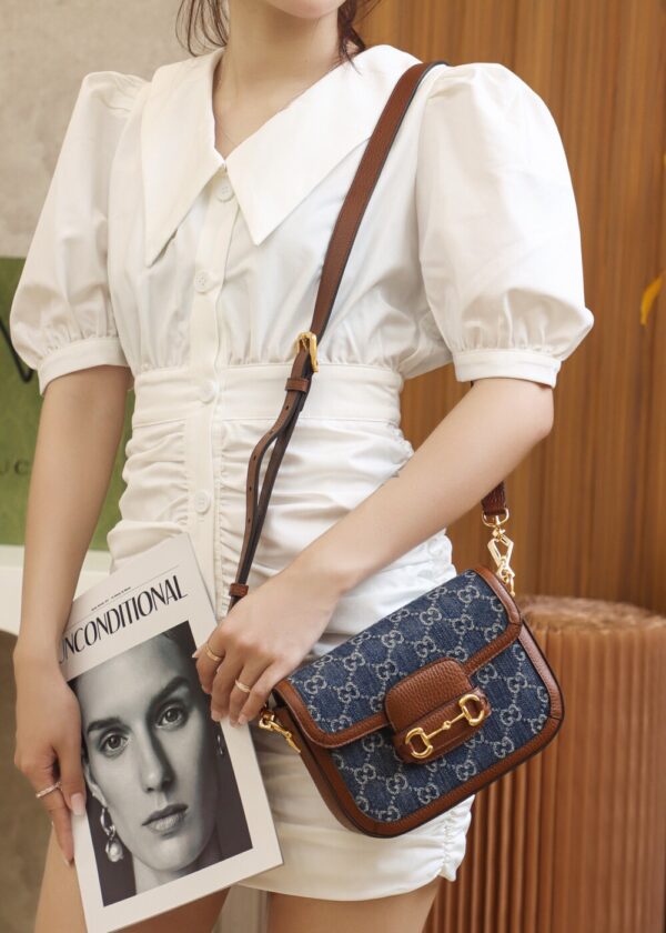 𝐇𝐨𝐫𝐬𝐞𝐛𝐢𝐭 𝟭𝟵𝟱𝟱 𝐌𝐢𝐧𝐢 658574 Size 20.6*14.4*5.1cm
