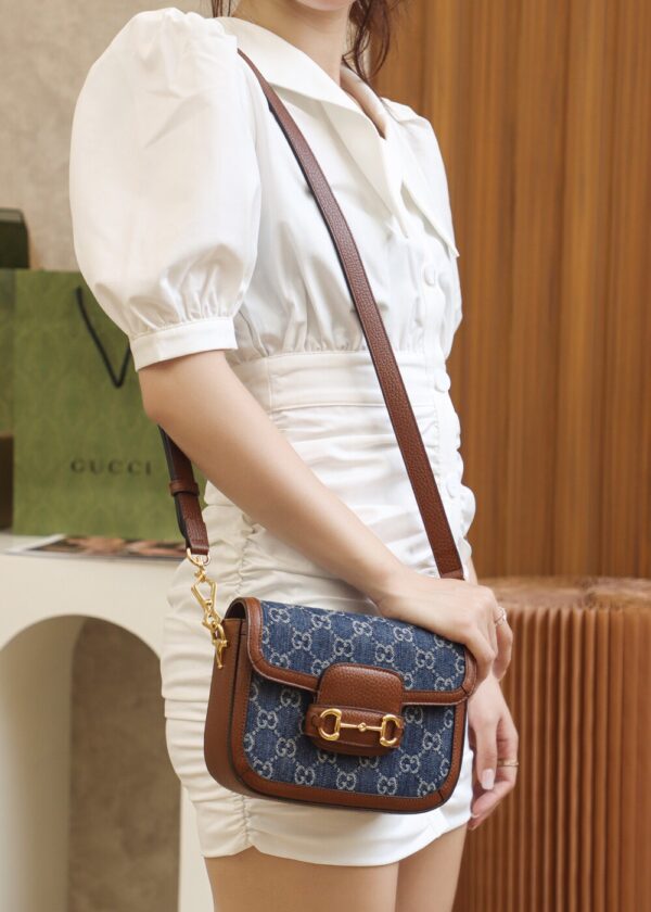 𝐇𝐨𝐫𝐬𝐞𝐛𝐢𝐭 𝟭𝟵𝟱𝟱 𝐌𝐢𝐧𝐢 658574 Size 20.6*14.4*5.1cm