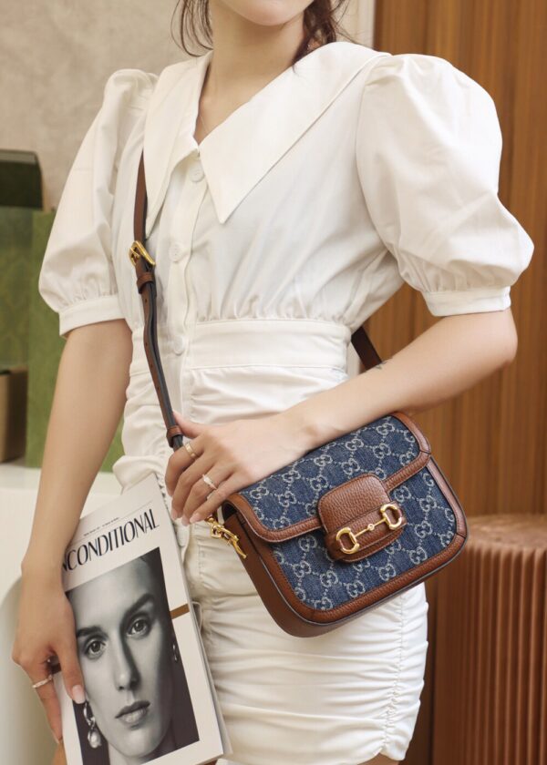 𝐇𝐨𝐫𝐬𝐞𝐛𝐢𝐭 𝟭𝟵𝟱𝟱 𝐌𝐢𝐧𝐢 658574 Size 20.6*14.4*5.1cm
