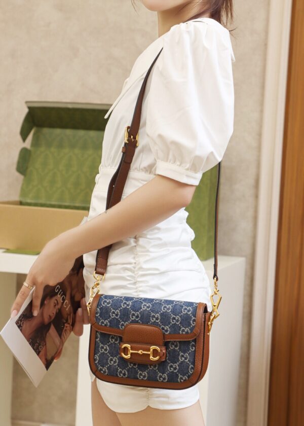 𝐇𝐨𝐫𝐬𝐞𝐛𝐢𝐭 𝟭𝟵𝟱𝟱 𝐌𝐢𝐧𝐢 658574 Size 20.6*14.4*5.1cm