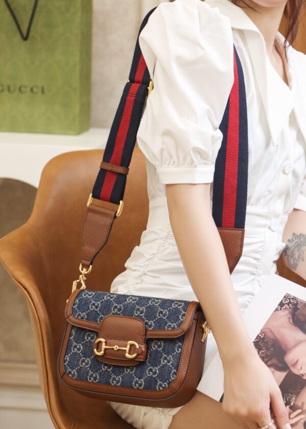 𝐇𝐨𝐫𝐬𝐞𝐛𝐢𝐭 𝟭𝟵𝟱𝟱 𝐌𝐢𝐧𝐢 658574 Size 20.6*14.4*5.1cm