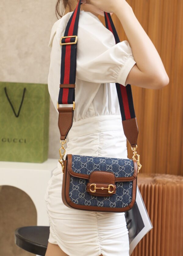 𝐇𝐨𝐫𝐬𝐞𝐛𝐢𝐭 𝟭𝟵𝟱𝟱 𝐌𝐢𝐧𝐢 658574 Size 20.6*14.4*5.1cm