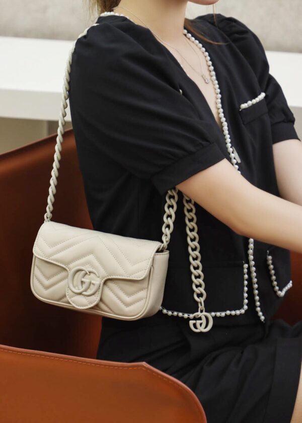 God Factory Gucci 𝐆𝐆 𝐌𝐚𝐫𝐦𝐨𝐧𝐭 White 699757 Size 16.5*10*5cm