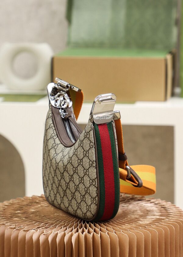 God Factory Gucci 𝐀𝐓𝐓𝐀𝐂𝐇𝐄 699409 Size 23*22*5cm