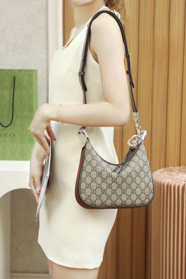 God Factory Gucci 𝐀𝐓𝐓𝐀𝐂𝐇𝐄 699409 Size 23*22*5cm