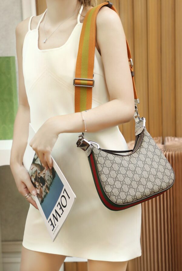 God Factory Gucci 𝐀𝐓𝐓𝐀𝐂𝐇𝐄 699409 Size 23*22*5cm