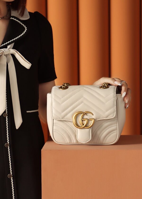 God Factory Gucci 𝐆𝐆 𝐌𝐚𝐫𝐦𝐨𝐧𝐭 New 739682 White Size 18*15*8cm