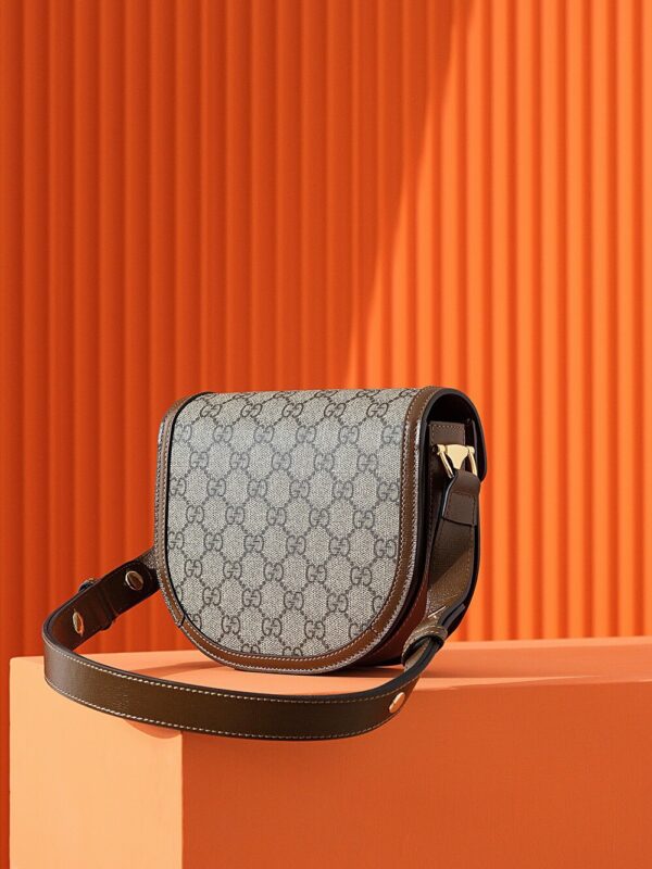 God Factory Gucci 𝐇𝐎𝐑𝐒𝐄𝐁𝐈𝐓 𝟏𝟗𝟓𝟓 760191 Size 17*18.5*7.5𝐜𝐦