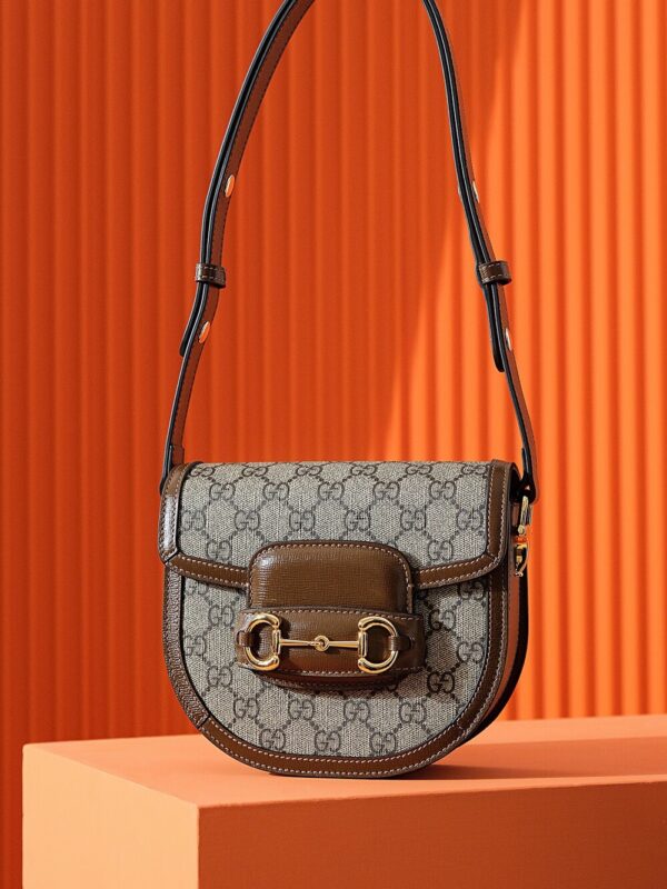 God Factory Gucci 𝐇𝐎𝐑𝐒𝐄𝐁𝐈𝐓 𝟏𝟗𝟓𝟓 760191 Size 17*18.5*7.5𝐜𝐦