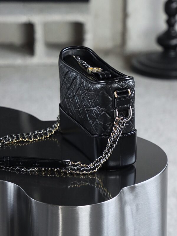 img_6826-2 God Factory Chanel Gabrielle Hobo Medium Retro Hardware Black Size 21*28*10cm
