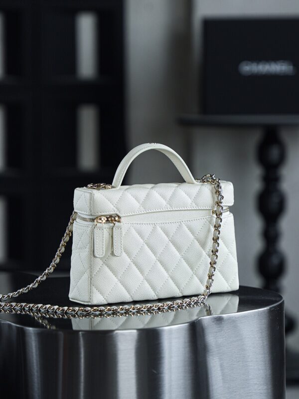 God Factory Chanel 25C Box Bags White impala Leather Size 17*19.5*5cm Pale Gold Hardware