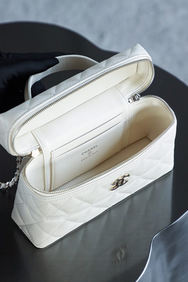 God Factory Chanel 25C Box Bags White impala Leather Size 17*19.5*5cm Pale Gold Hardware