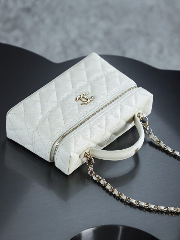 God Factory Chanel 25C Box Bags White impala Leather Size 17*19.5*5cm Pale Gold Hardware