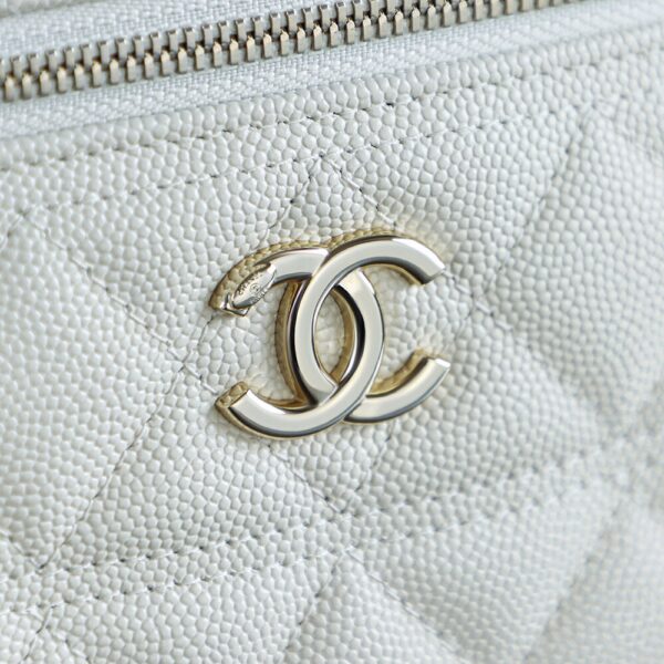 God Factory Chanel 25C Box Bags White impala Leather Size 17*19.5*5cm Pale Gold Hardware