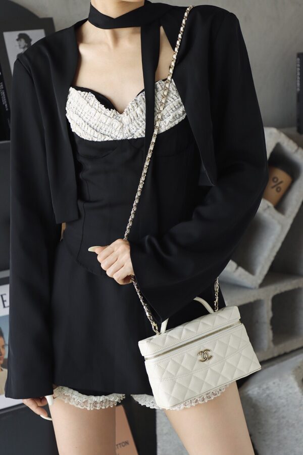 God Factory Chanel 25C Box Bags White impala Leather Size 17*19.5*5cm Pale Gold Hardware