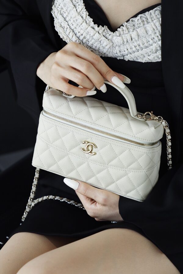 God Factory Chanel 25C Box Bags White impala Leather Size 17*19.5*5cm Pale Gold Hardware