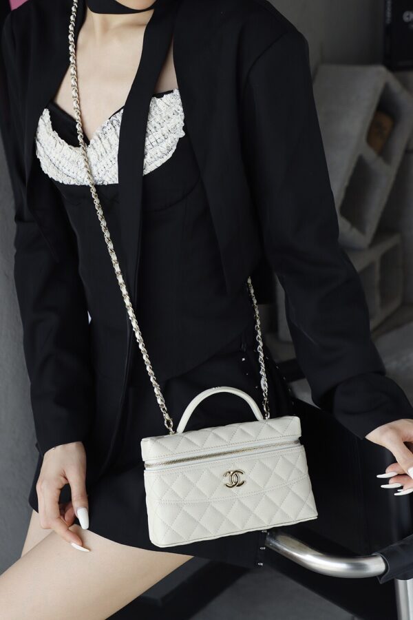 God Factory Chanel 25C Box Bags White impala Leather Size 17*19.5*5cm Pale Gold Hardware