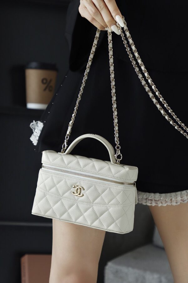 God Factory Chanel 25C Box Bags White impala Leather Size 17*19.5*5cm Pale Gold Hardware