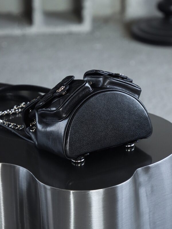 God Factory Chanel 24A Duma Medium  Black HAAS Leather 14K Pale Gold Size 20*20.5*11.5cm