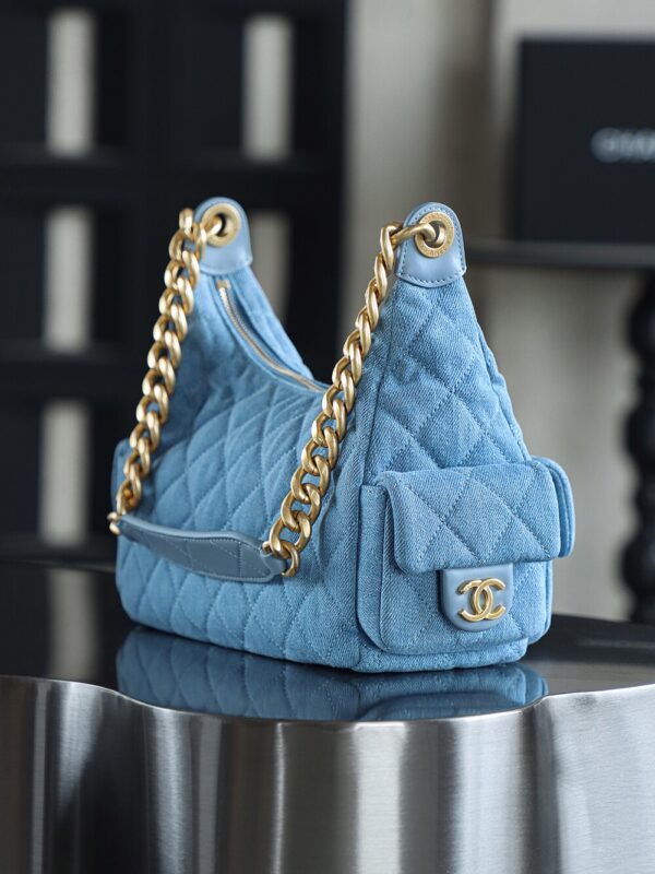 God Factory Chanel 25C Hobo Small Fashion Art / Denim Blue 24K Retro Gold Size 22*31*15cm