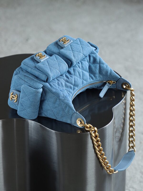 God Factory Chanel 25C Hobo Small Fashion Art / Denim Blue 24K Retro Gold Size 22*31*15cm