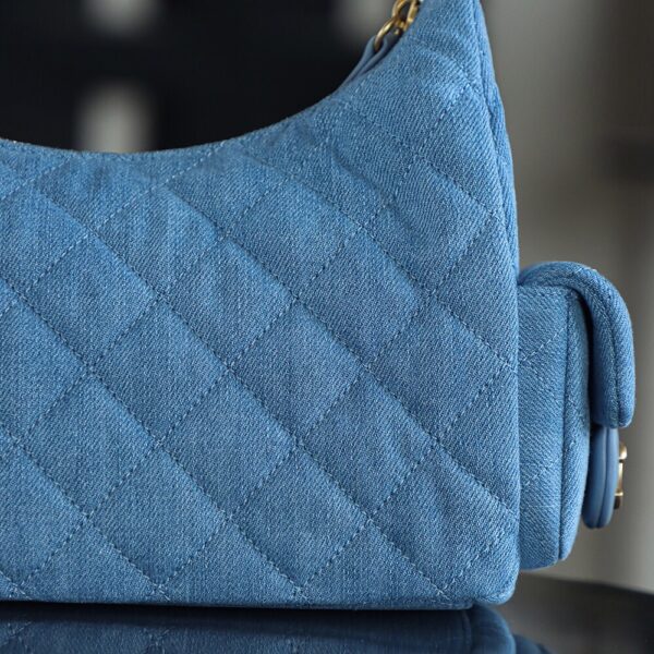 God Factory Chanel 25C Hobo Small Fashion Art / Denim Blue 24K Retro Gold Size 22*31*15cm