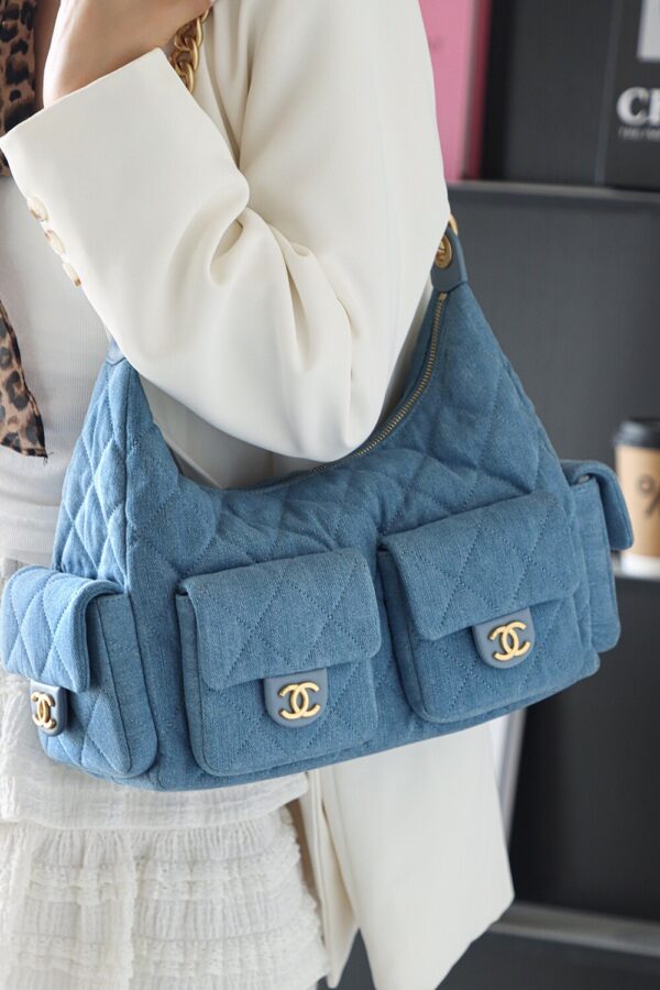 God Factory Chanel 25C Hobo Small Fashion Art / Denim Blue 24K Retro Gold Size 22*31*15cm
