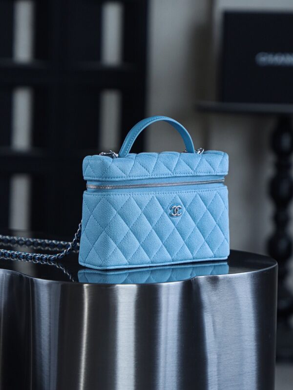 God Factory Chanel 25P Denim Lunchbox Bag Fashion Art Denim Blue Leather 24K Retro PHW Size 17*19.5*5cm