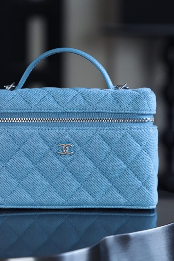 God Factory Chanel 25P Denim Lunchbox Bag Fashion Art Denim Blue Leather 24K Retro PHW Size 17*19.5*5cm