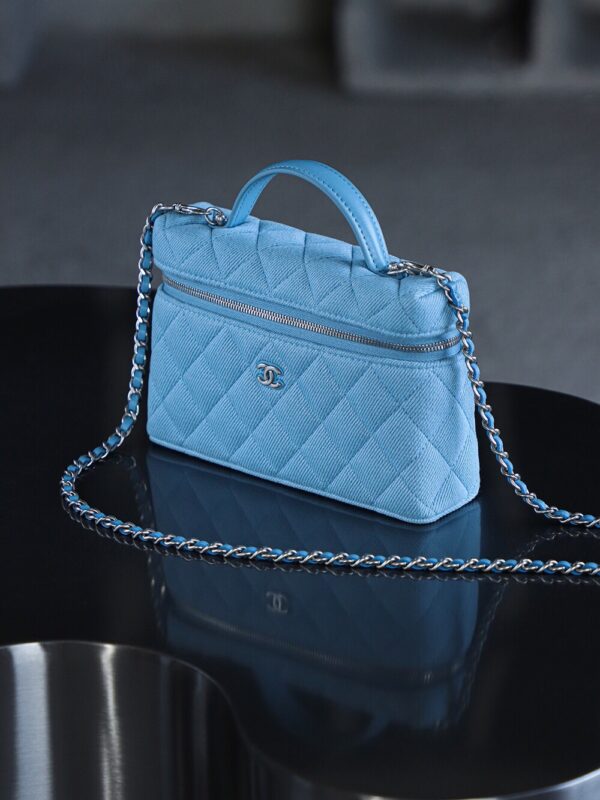 God Factory Chanel 25P Denim Lunchbox Bag Fashion Art Denim Blue Leather 24K Retro PHW Size 17*19.5*5cm