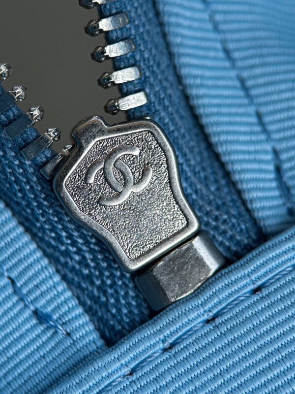 God Factory Chanel 25P Denim Lunchbox Bag Fashion Art Denim Blue Leather 24K Retro PHW Size 17*19.5*5cm