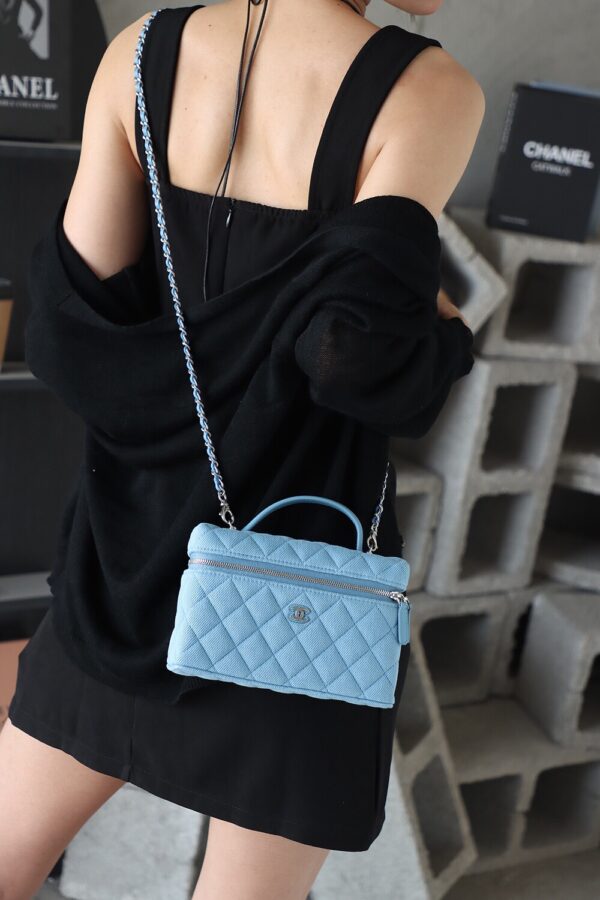 God Factory Chanel 25P Denim Lunchbox Bag Fashion Art Denim Blue Leather 24K Retro PHW Size 17*19.5*5cm