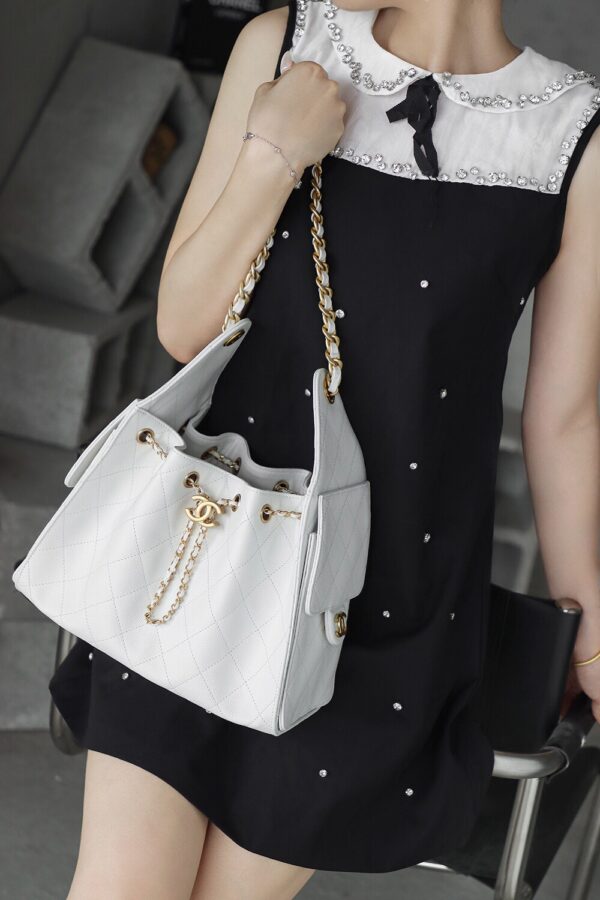 God Factory Chanel 25 Bag HoHo Small impala Leather White 24K Retro Gold Size 30*26*14cm