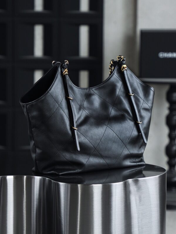 God Factory Chanel 25S Tote Shopping Bag Small Black HAAS Leather Retro 24K Gold Size 31*47*11cm