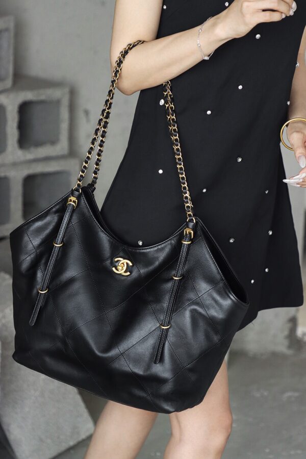 God Factory Chanel 25S Tote Shopping Bag Small Black HAAS Leather Retro 24K Gold Size 31*47*11cm