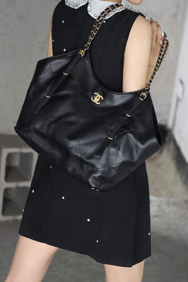 God Factory Chanel 25S Tote Shopping Bag Small Black HAAS Leather Retro 24K Gold Size 31*47*11cm