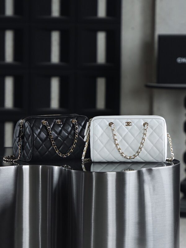 God Factory Chanel 25P Mini Bowling Bag White 14K Gold Pale HAAS Leather Size 11.5*18.5*11cm