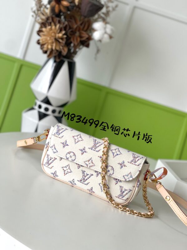 God Factory Louis Vuitton M83499 Size 23.5*12*4.3cm