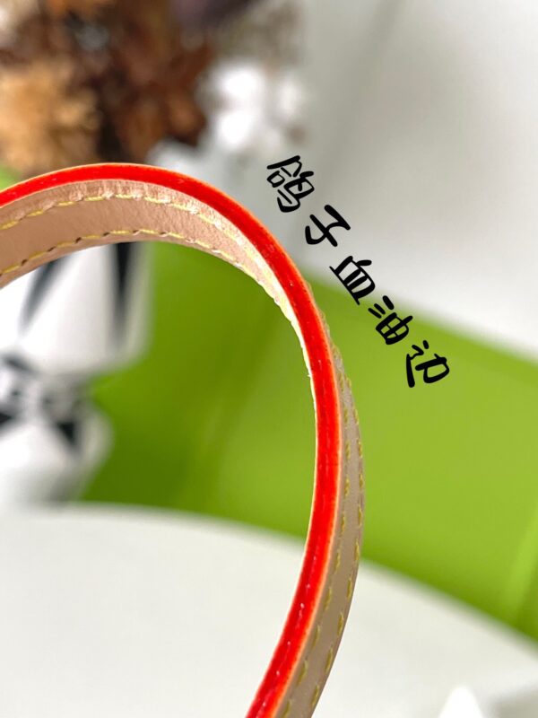 God Factory Louis Vuitton M83499 Size 23.5*12*4.3cm