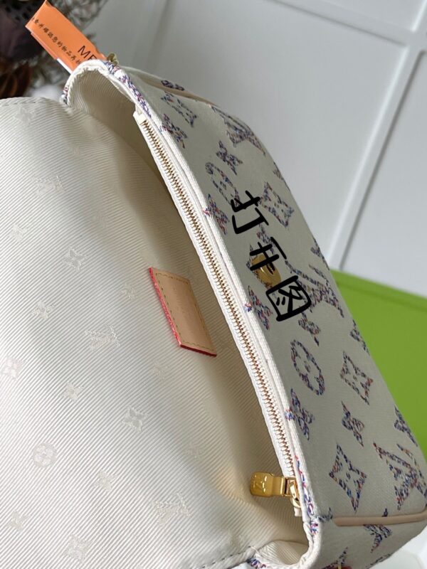 God Factory Louis Vuitton M83499 Size 23.5*12*4.3cm